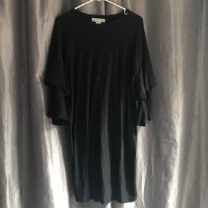 Flared sleeve dress